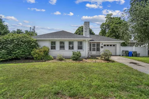 222 Calef Rd, Manchester, NH 03103
