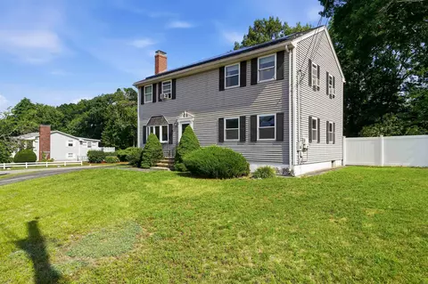 22 Colonial Dr, Salem, NH 03079
