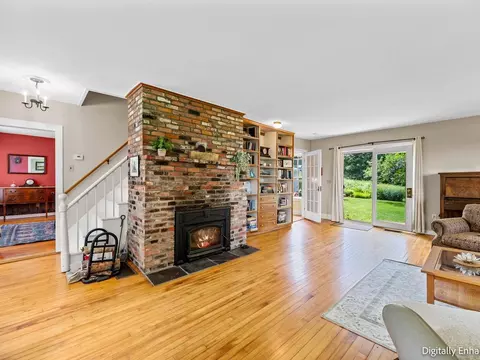 Living - 858 E Hill Rd, Plainfield, VT 05667 photo 1 of 4