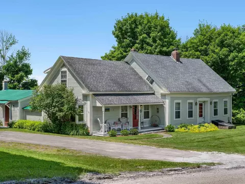 858 E Hill Rd, Plainfield, VT 05667