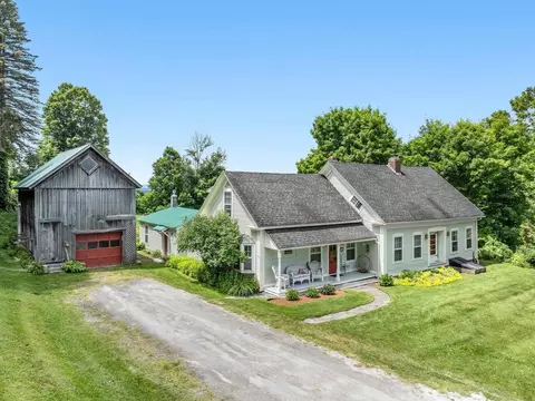 Exterior - 858 E Hill Rd, Plainfield, VT 05667 photo 2 of 8