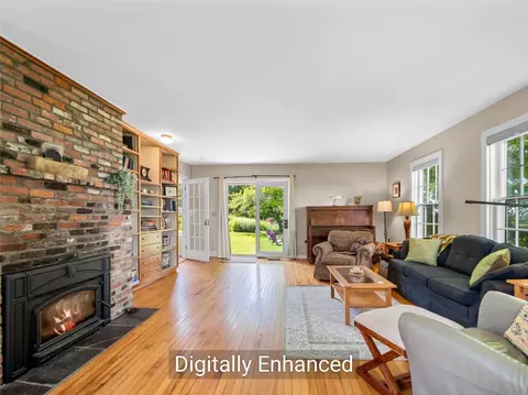 Living - 858 E Hill Rd, Plainfield, VT 05667 photo 2 of 4