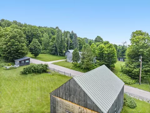 View/Area - 858 E Hill Rd, Plainfield, VT 05667 photo 3 of 4