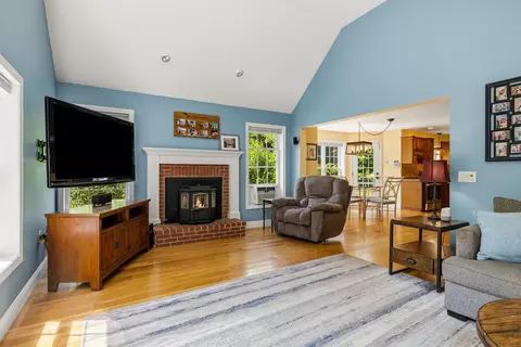 13 Robinson St, Brentwood, NH 03833 photo 17