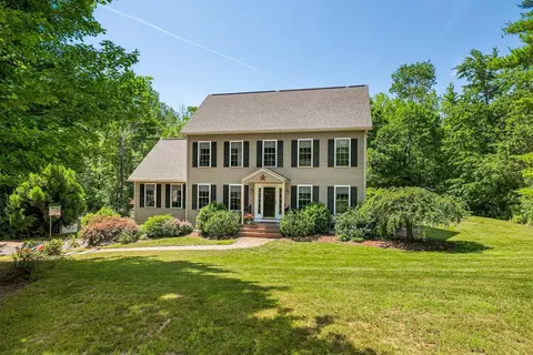 13 Robinson St, Brentwood, NH 03833 photo 5