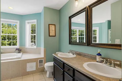13 Robinson St, Brentwood, NH 03833 photo 26