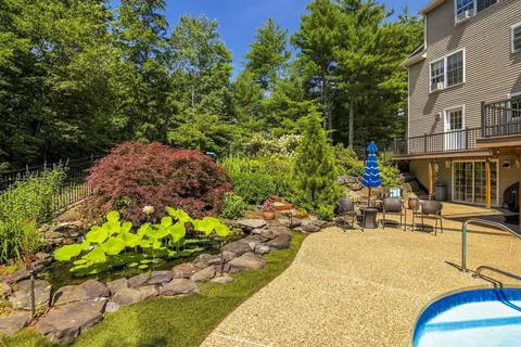 13 Robinson St, Brentwood, NH 03833 photo 8