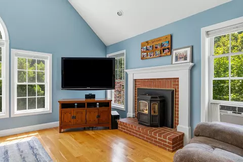 13 Robinson St, Brentwood, NH 03833 photo 16