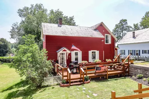 28 Spring St, Hinsdale, NH 03451