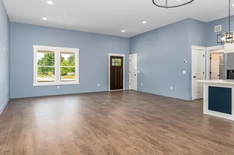 Living - 4 Hawthorne Rd, Ossipee, NH 03864 photo 1 of 5