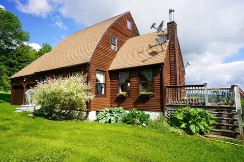 2124 Cold Hill Rd, Wheelock, VT 05851