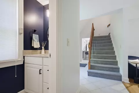 Entry Way - 2 Coach Rd, Exeter, NH 03833 photo 2 of 2