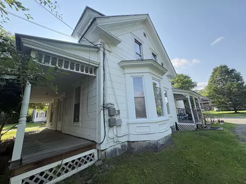731 Hill St, Lyndonville, VT 05851