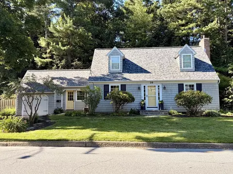 39 Laurel Hill Dr, South Burlington, VT 05403