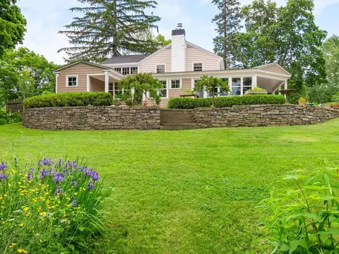 125 Cliff St, Burlington, VT 05401