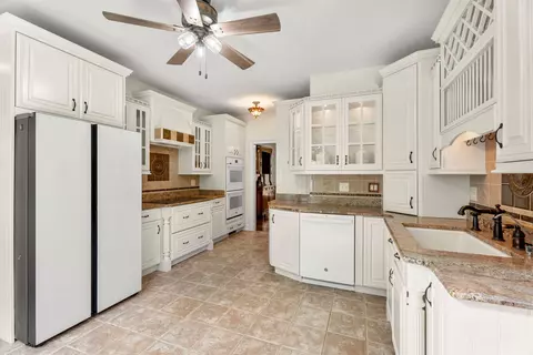 Kitchen - 38 Rowell Rd E, Brentwood, NH 03833 photo 2 of 3