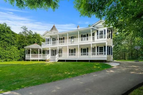 38 Rowell E Rd, Brentwood, NH 03833 photo 2