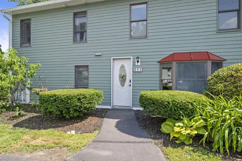802 Piscassic St, Newmarket, NH 03857