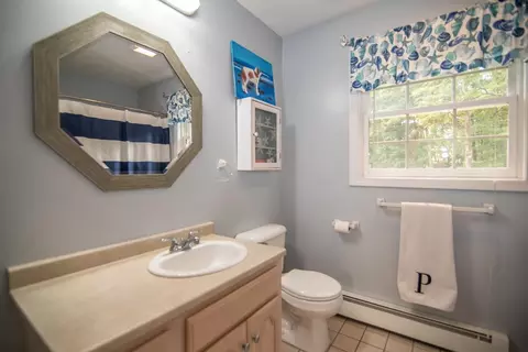 Bath - 7 Dove Rd, Hooksett, NH 03106 photo 2 of 3