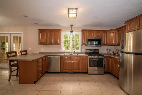 Kitchen - 7 Dove Rd, Hooksett, NH 03106 photo 2 of 3