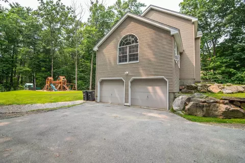 Exterior - 7 Dove Rd, Hooksett, NH 03106 photo 2 of 6