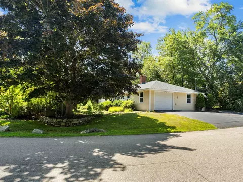 Exterior - 2 Bayberry Ln, Hampton, NH 03842 photo 2 of 14