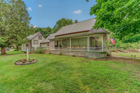 5294 Main S St, Newbury, VT 05051