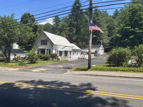 332 Main St, Alton, NH 03809
