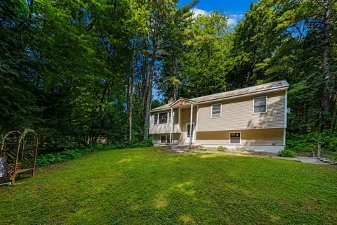 3 Cypress Ln, Essex Junction, VT 05452