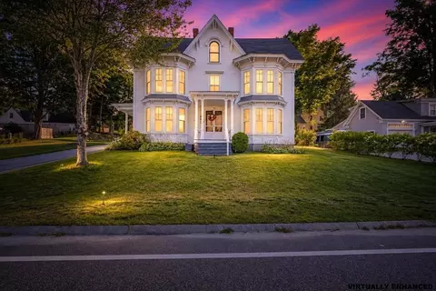 169 Main St, Francestown, NH 03043
