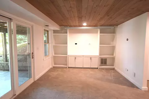 Living - 66 Hemmsted Cir, Castleton, VT 05732 photo 4 of 5