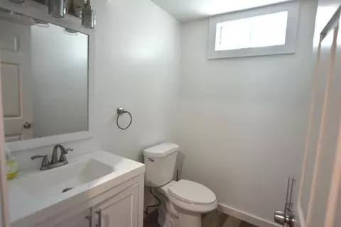 Bath - 66 Hemmsted Cir, Castleton, VT 05732 photo 2 of 2