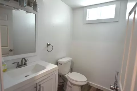 Bath - 66 Hemmsted Cir, Castleton, VT 05732 photo 2 of 2