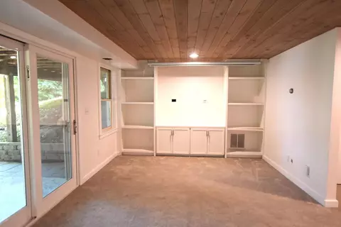 Living - 66 Hemmsted Cir, Castleton, VT 05732 photo 4 of 5