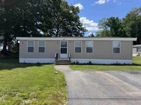 301 Sherwood Gln, Somersworth, NH 03878