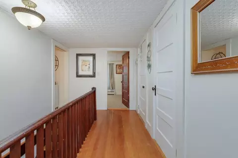 Entry Way - 11 Old Main Rd, Warner, NH 03278 photo 8 of 10