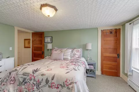 Bedroom - 11 Old Main Rd, Warner, NH 03278 photo 6 of 7