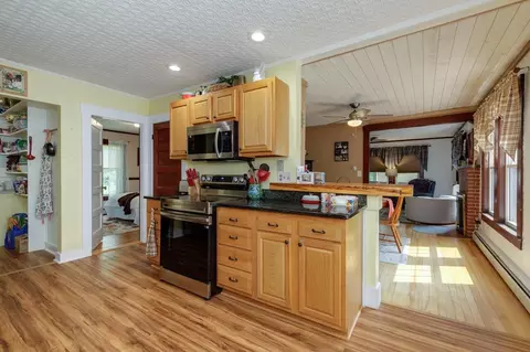 Kitchen - 11 Old Main Rd, Warner, NH 03278 photo 3 of 7
