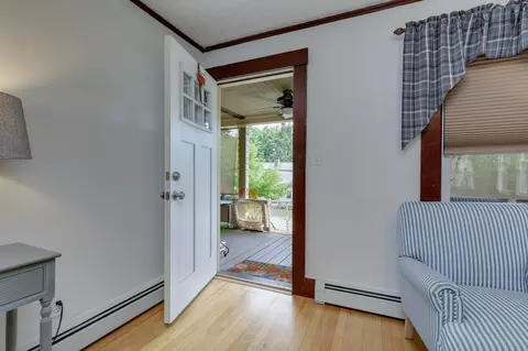 Entry Way - 11 Old Main Rd, Warner, NH 03278 photo 1 of 10