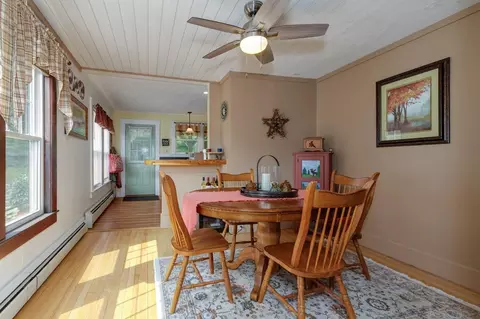 Dining - 11 Old Main Rd, Warner, NH 03278 photo 1 of 2