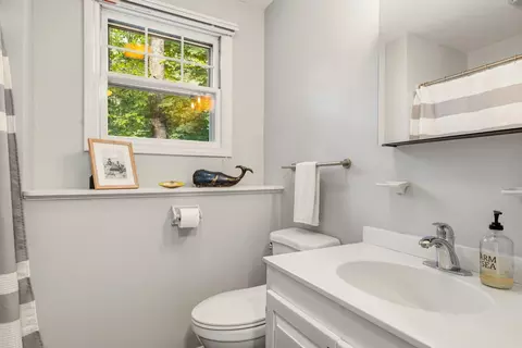Bath - 6 Millstream Dr, Exeter, NH 03833 photo 6 of 6