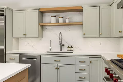 Kitchen - 6 Millstream Dr, Exeter, NH 03833 photo 5 of 5
