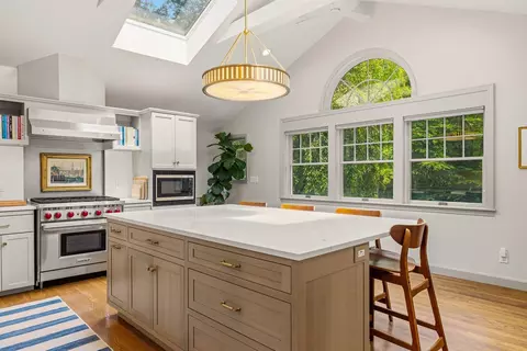 Kitchen - 6 Millstream Dr, Exeter, NH 03833 photo 1 of 5