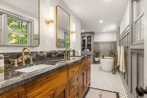 Bath - 6 Millstream Dr, Exeter, NH 03833 photo 1 of 6