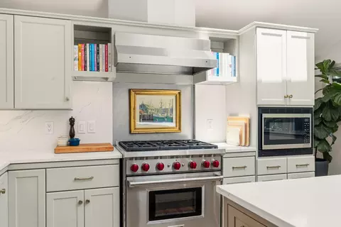 Kitchen - 6 Millstream Dr, Exeter, NH 03833 photo 4 of 5