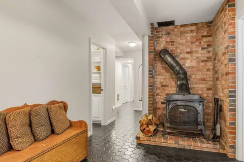 Entry Way - 6 Millstream Dr, Exeter, NH 03833 photo 1 of 4