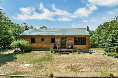 214 Middle Rd, Tuftonboro, NH 03816