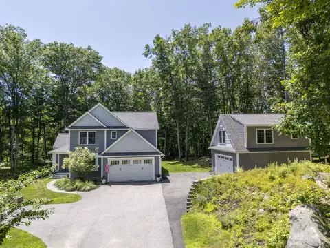 26 Boulder Dr, Newmarket, NH 03857