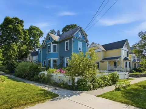 245 Loomis St, Burlington, VT 05401