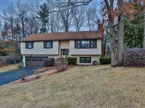 21 Hazel Ave, Nashua, NH 03062